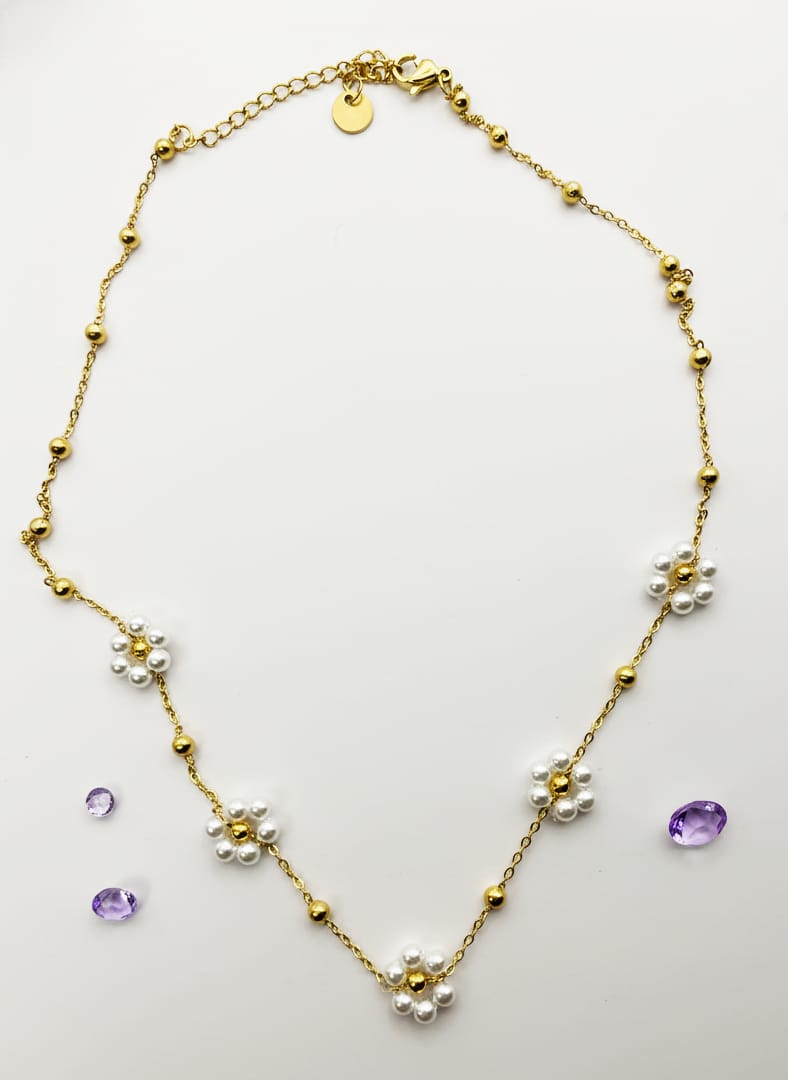 White Flower Necklace